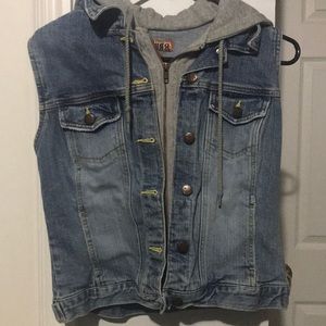 Jean Vest